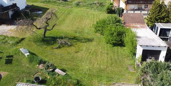 Bauplatz (Luftaufnahme) - Grundstück in 91325 Adelsdorf mit 648m² kaufen