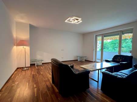 Wohnzimmer - Etagenwohnung in 91056 Erlangen mit 81m² kaufen