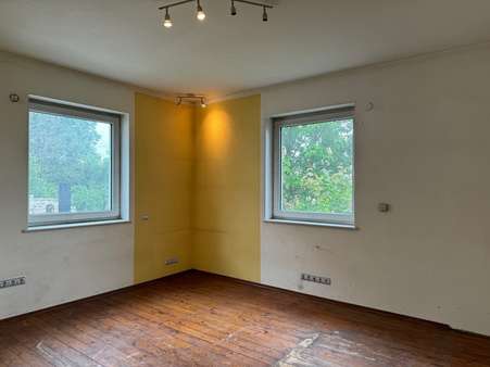 Schlafen EG - Zweifamilienhaus in 91475 Lonnerstadt mit 140m² kaufen