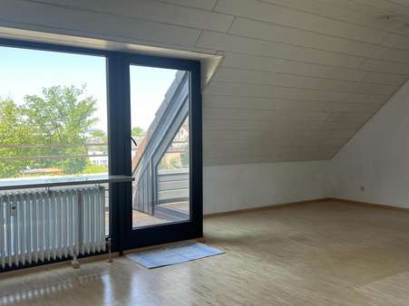 Ess- und Wohnbereich - Dachgeschosswohnung in 91058 Erlangen mit 90m² kaufen