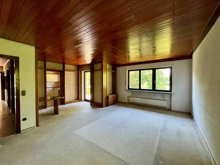 Wohnzimmer - Einfamilienhaus in 91056 Erlangen mit 100m² kaufen