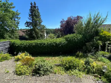 Doppelhaushälfte in Eckenhaid...viel Platz in schöner Lage 