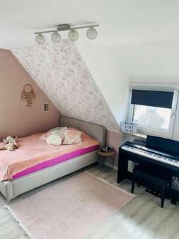 Kinderzimmer 1 - Einfamilienhaus in 91056 Erlangen mit 195m² kaufen