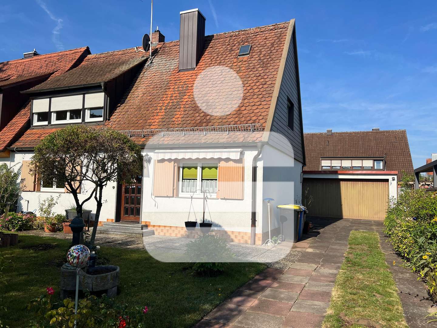 Titelbild - Doppelhaushälfte in 91058 Erlangen mit 105m² kaufen