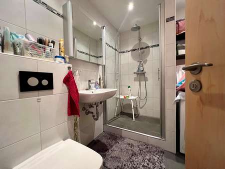 Badezimmer - Etagenwohnung in 91056 Erlangen mit 54m² kaufen