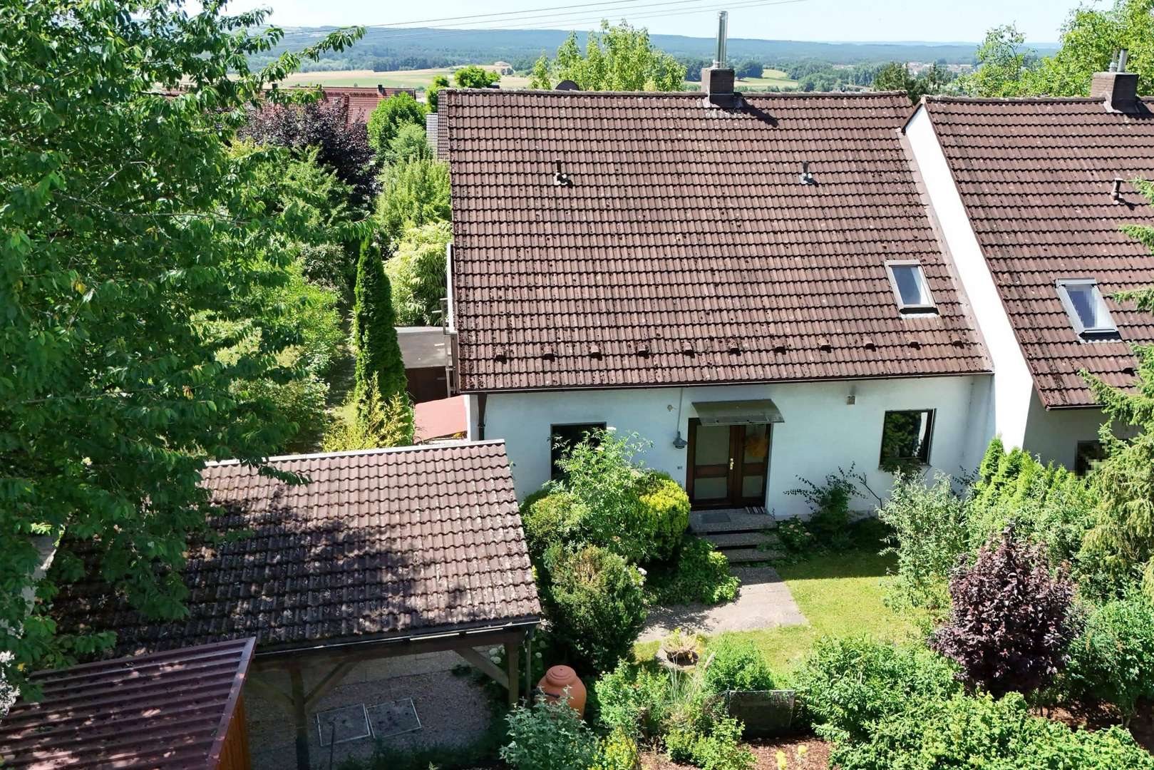Hauseingang aus der Vogelperspektive - Doppelhaushälfte in 91077 Neunkirchen mit 159m² kaufen