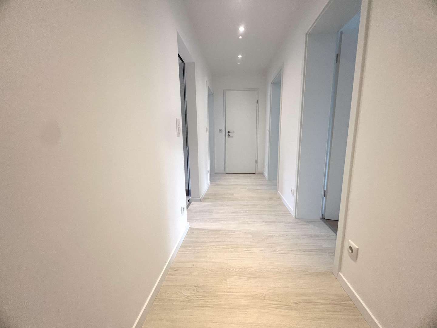Flurbereich - Etagenwohnung in 90449 Nürnberg mit 68m² mieten