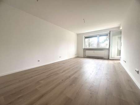 Wohnzimmer - Etagenwohnung in 90449 Nürnberg mit 68m² mieten