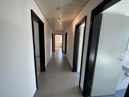 Flur Flur - Dachgeschosswohnung in 91301 Forchheim mit 59m² kaufen