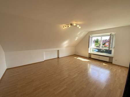 Wohnzimmer Wohnzimmer - Dachgeschosswohnung in 91301 Forchheim mit 59m² kaufen