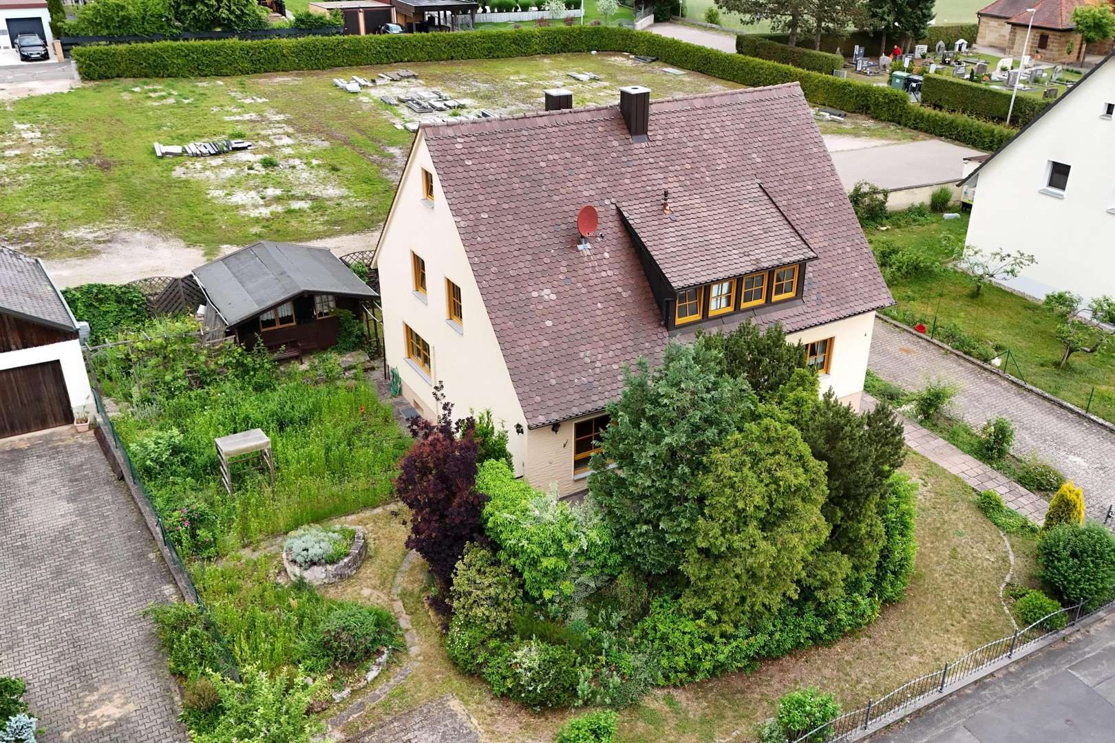 Hausansicht Hausansicht - Zweifamilienhaus in 91336 Heroldsbach mit 145m² kaufen