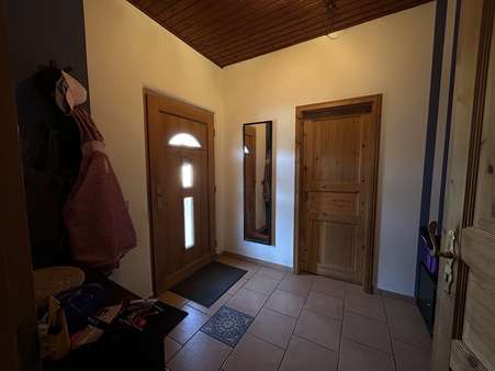 Diele - Erdgeschosswohnung in 91362 Pretzfeld mit 178m² mieten