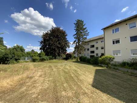 gemeinsame Wiese - Etagenwohnung in 91054 Erlangen mit 68m² kaufen