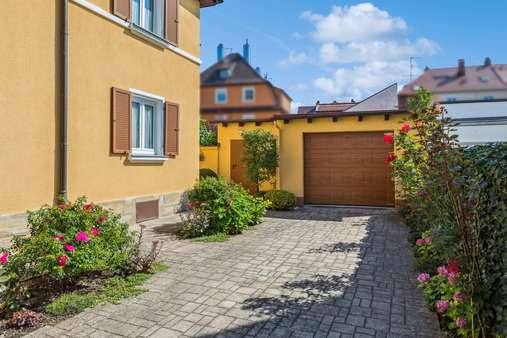 Einfahrt / Garage - Stadthaus in 91301 Forchheim mit 198m² kaufen