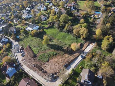 Übersicht mit Zufahrtsstraße - Grundstück in 91301 Forchheim mit 762m² kaufen