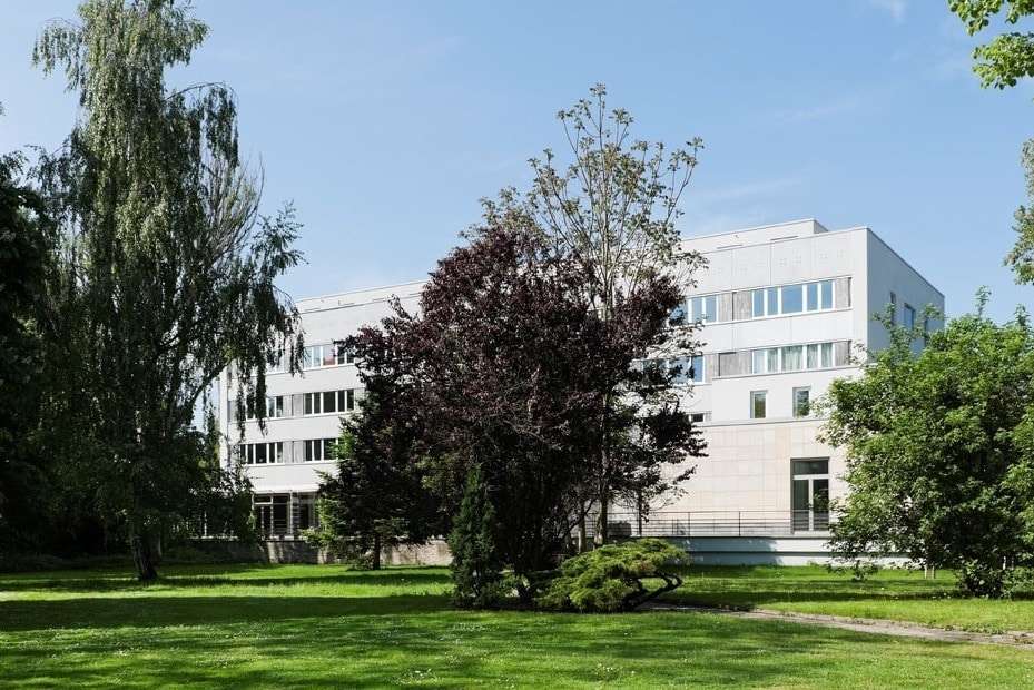 Außenansicht - Maisonette-Wohnung in 13156 Berlin mit 218m² kaufen