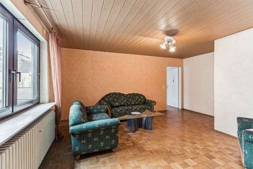 Wohnzimmer Altbau - Mehrfamilienhaus in 91301 Forchheim mit 185m² kaufen