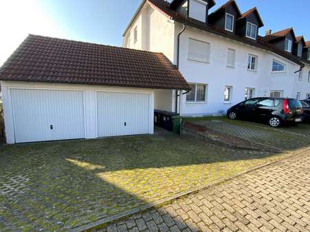 Garagenstellplatz - Dachgeschosswohnung in 91336 Heroldsbach mit 53m² kaufen