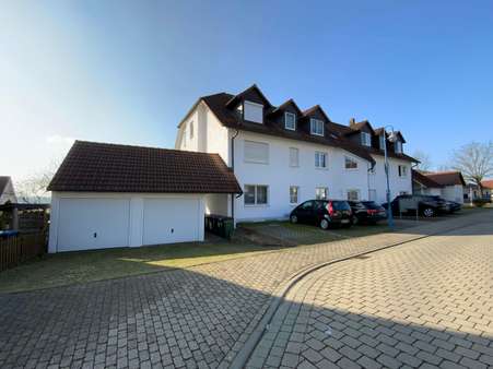 Hausansicht - Dachgeschosswohnung in 91336 Heroldsbach mit 53m² kaufen
