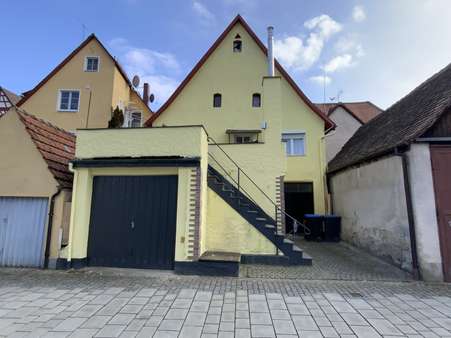 Hausansicht hinten - Mehrfamilienhaus in 91320 Ebermannstadt mit 190m² kaufen