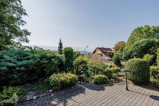 Ausblick von Terrasse - Einfamilienhaus in 91301 Forchheim mit 127m² kaufen