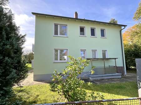 Außenansicht  - Zweifamilienhaus in 91126 Schwabach mit 140m² kaufen