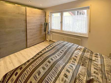 Schlafzimmer - Etagenwohnung in 90530 Wendelstein mit 80m² kaufen