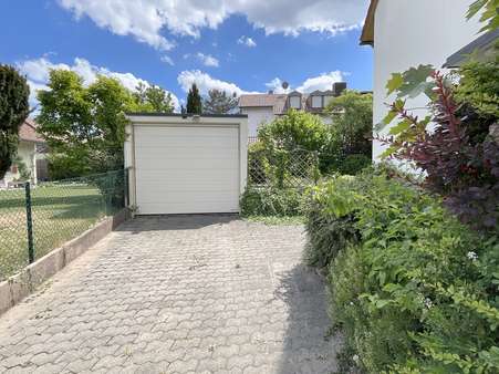 Garage - Doppelhaushälfte in 90530 Wendelstein mit 122m² kaufen