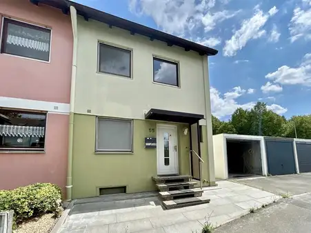 Einziehen & Wohlfühlen – Modernisiertes Reiheneckhaus mit großzügiger Terrasse