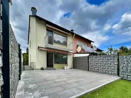 Einziehen & Wohlfühlen – Modernisiertes Reiheneckhaus mit großzügiger Terrasse