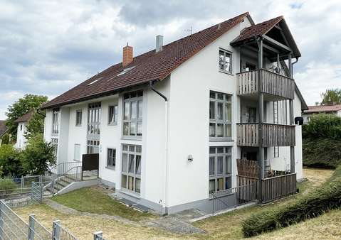Außenansicht Außenansicht - Dachgeschosswohnung in 91738 Pfofeld mit 75m² kaufen
