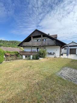 Außenansicht - Zweifamilienhaus in 91171 Greding mit 230m² kaufen