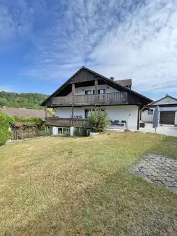 Viel Platz - vielseitig nutzbar - Zweifamilienhaus in Greding