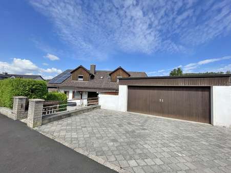 Außenansicht - Zweifamilienhaus in 91171 Greding mit 230m² kaufen