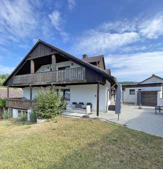 Außenansicht - Zweifamilienhaus in 91171 Greding mit 230m² kaufen