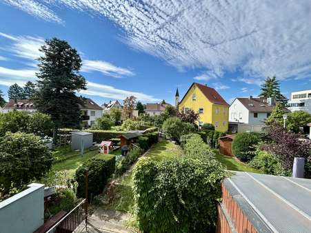 Ausblick aus dem Obergeschoss Ausblick aus dem Obergeschoss - Reihenmittelhaus in 90451 Nürnberg mit 120m² kaufen