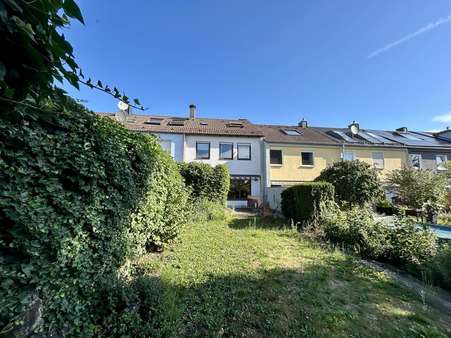 Rückansicht Rückansicht - Reihenmittelhaus in 90451 Nürnberg mit 120m² kaufen