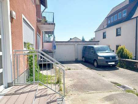 Außenansicht + Garagen - Mehrfamilienhaus in 91785 Pleinfeld mit 470m² kaufen