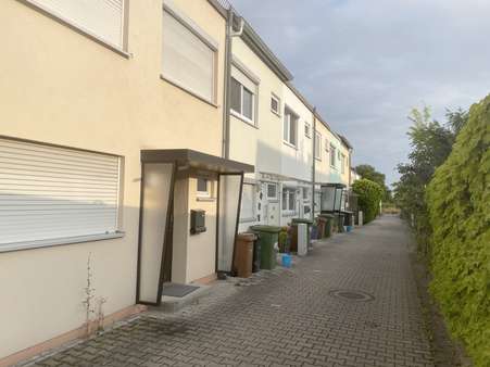 Hauseingang Hauseingang - Reihenmittelhaus in 91126 Schwabach mit 90m² kaufen