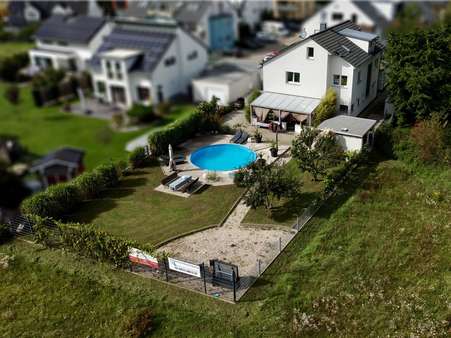 Außenansicht Außenansicht - Einfamilienhaus in 91126 Schwabach mit 238m² kaufen