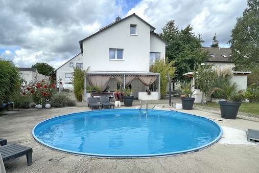 Außenansicht Außenansicht - Einfamilienhaus in 91126 Schwabach mit 238m² kaufen