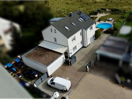 Außenansicht Außenansicht - Einfamilienhaus in 91126 Schwabach mit 238m² kaufen
