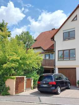 Hausansicht vorne - Doppelhaushälfte in 91781 Weißenburg mit 157m² kaufen