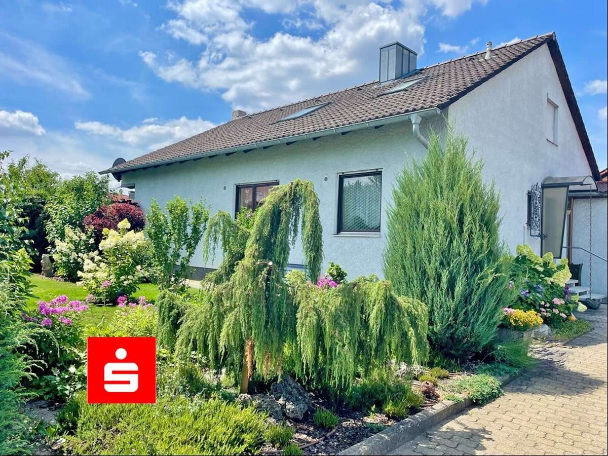 Außenansicht Außenansicht - Einfamilienhaus in 91187 Röttenbach mit 168m² kaufen