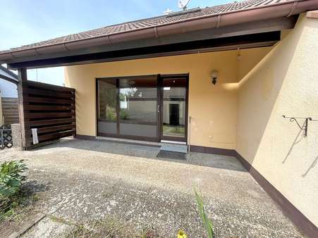 Außenansicht Terrasse - Doppelhaushälfte in 91126 Rednitzhembach mit 104m² kaufen