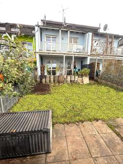 Außenansicht Außenansicht - Reihenmittelhaus in 91785 Pleinfeld mit 114m² kaufen