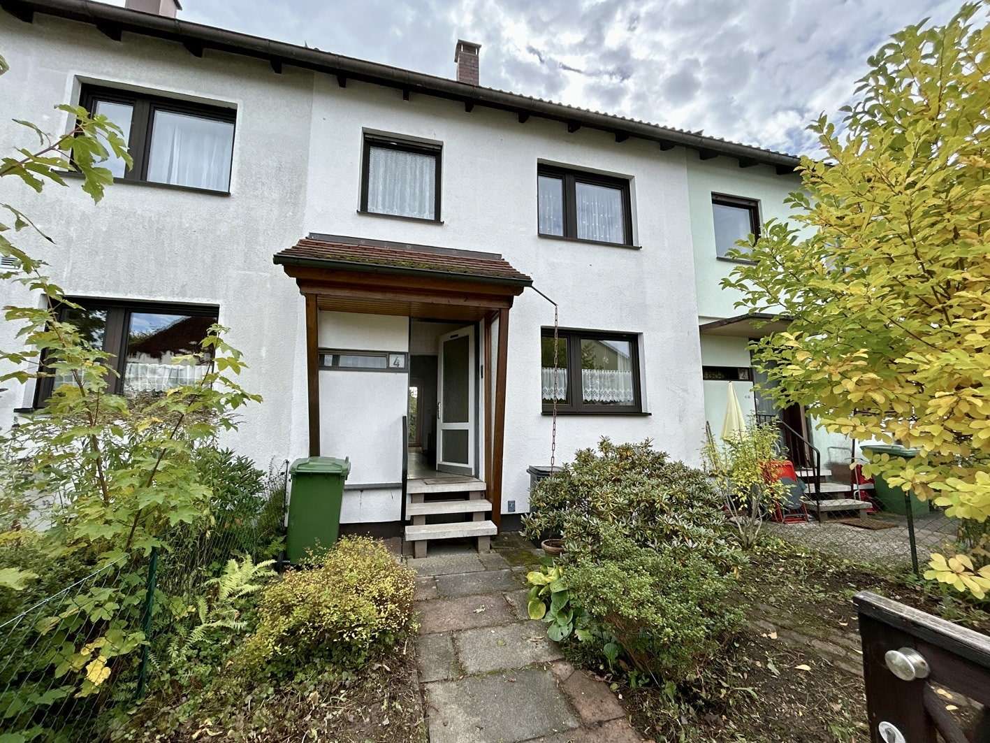 Vorderansicht Vorderansicht - Reihenmittelhaus in 91126 Schwabach mit 79m² kaufen