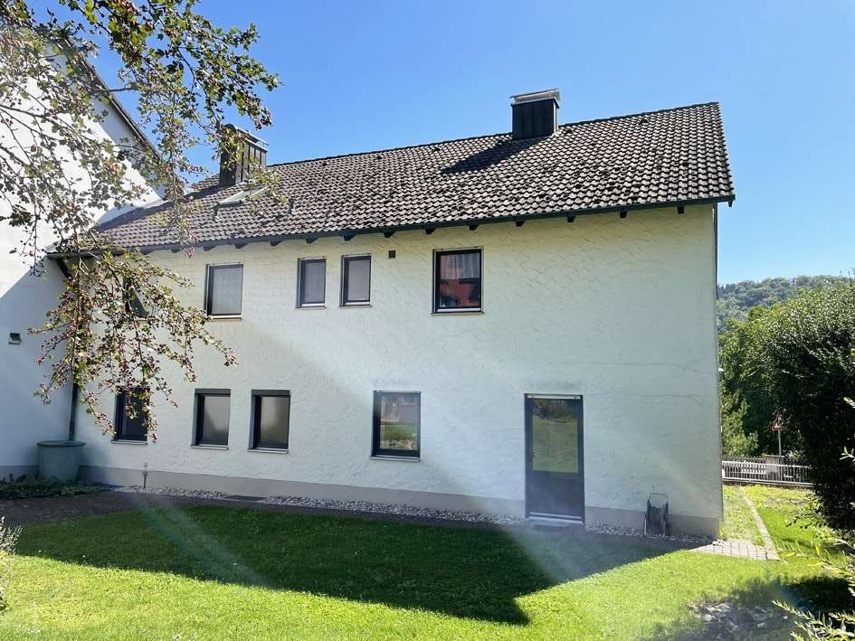 Außenansicht - Zweifamilienhaus in 91757 Treuchtlingen mit 235m² kaufen