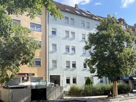 Schön geschnittene Zweizimmerwohnung mit Balkon