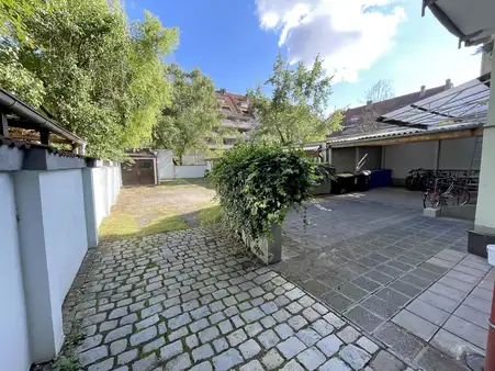 Schön geschnittene Zweizimmerwohnung mit Balkon